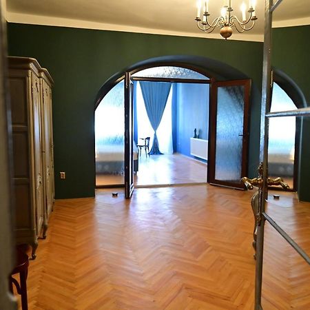 Lovely 2 Bedroom Apartment In Historic City Center Sibiu Eksteriør billede