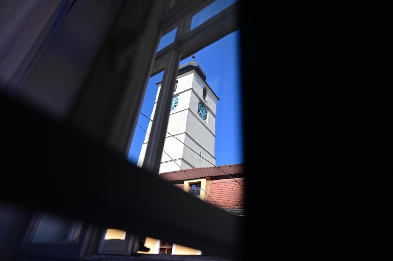 Lovely 2 Bedroom Apartment In Historic City Center Sibiu Eksteriør billede