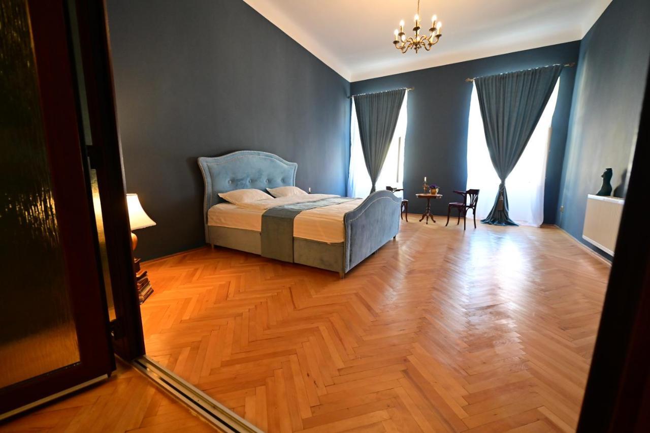 Lovely 2 Bedroom Apartment In Historic City Center Sibiu Eksteriør billede