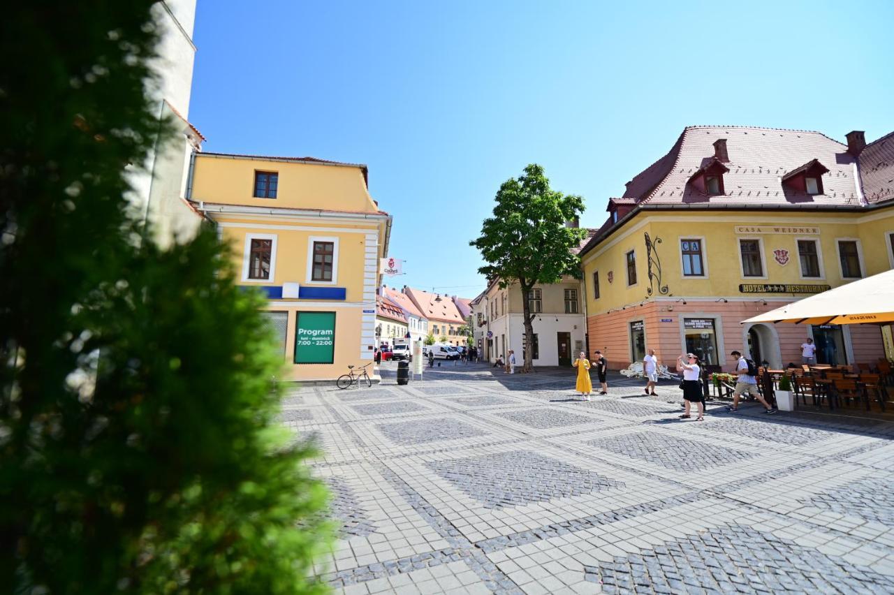 Lovely 2 Bedroom Apartment In Historic City Center Sibiu Eksteriør billede