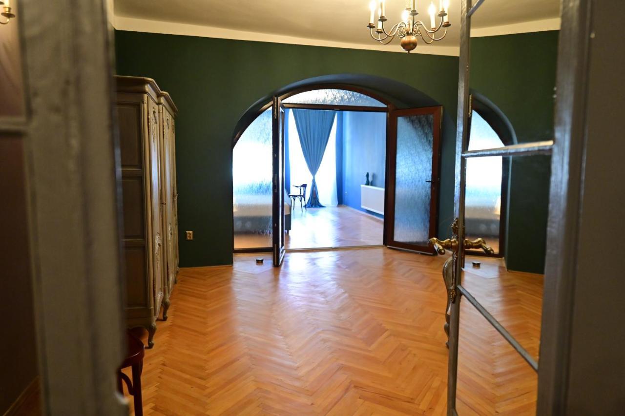 Lovely 2 Bedroom Apartment In Historic City Center Sibiu Eksteriør billede