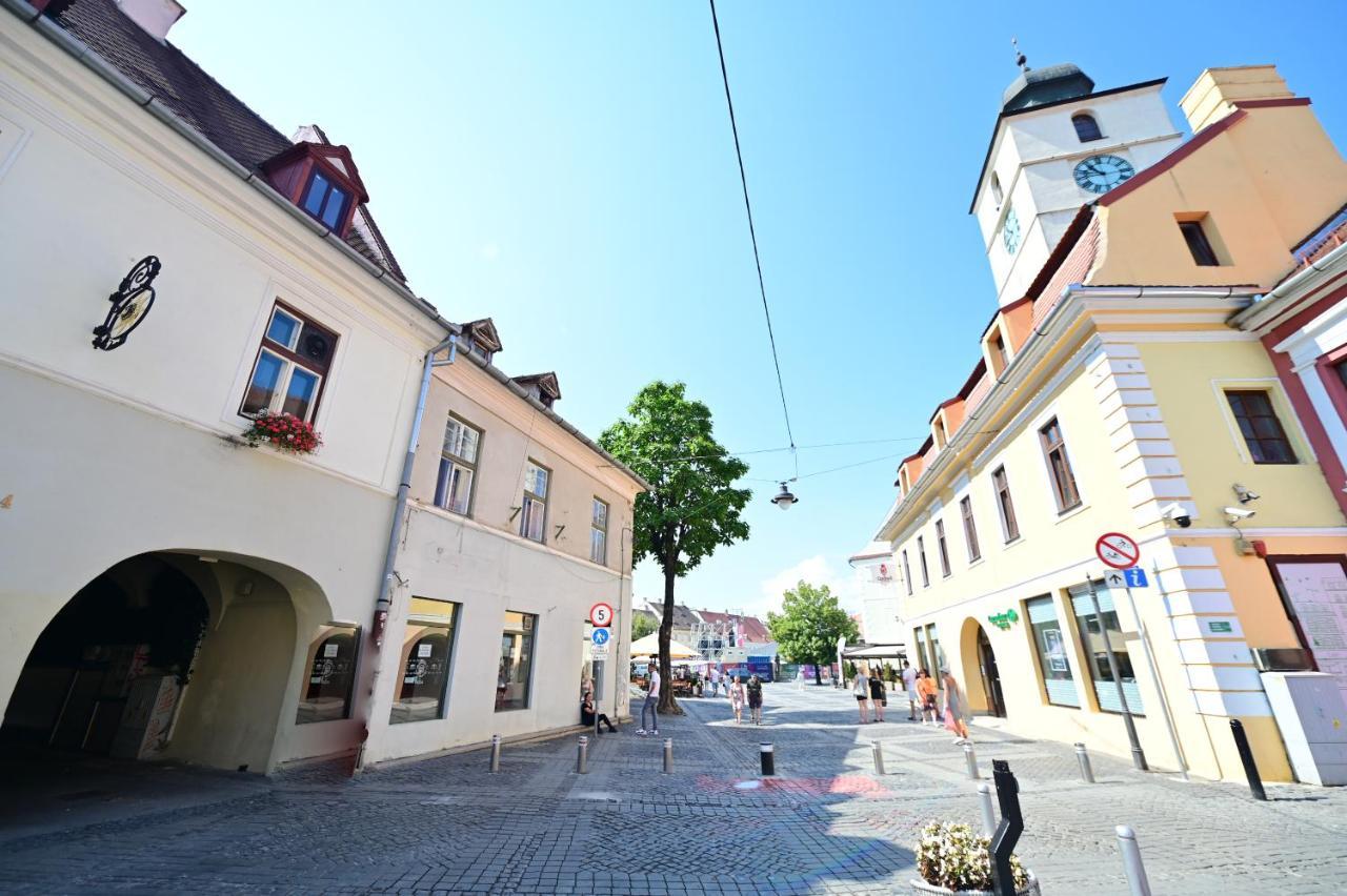 Lovely 2 Bedroom Apartment In Historic City Center Sibiu Eksteriør billede